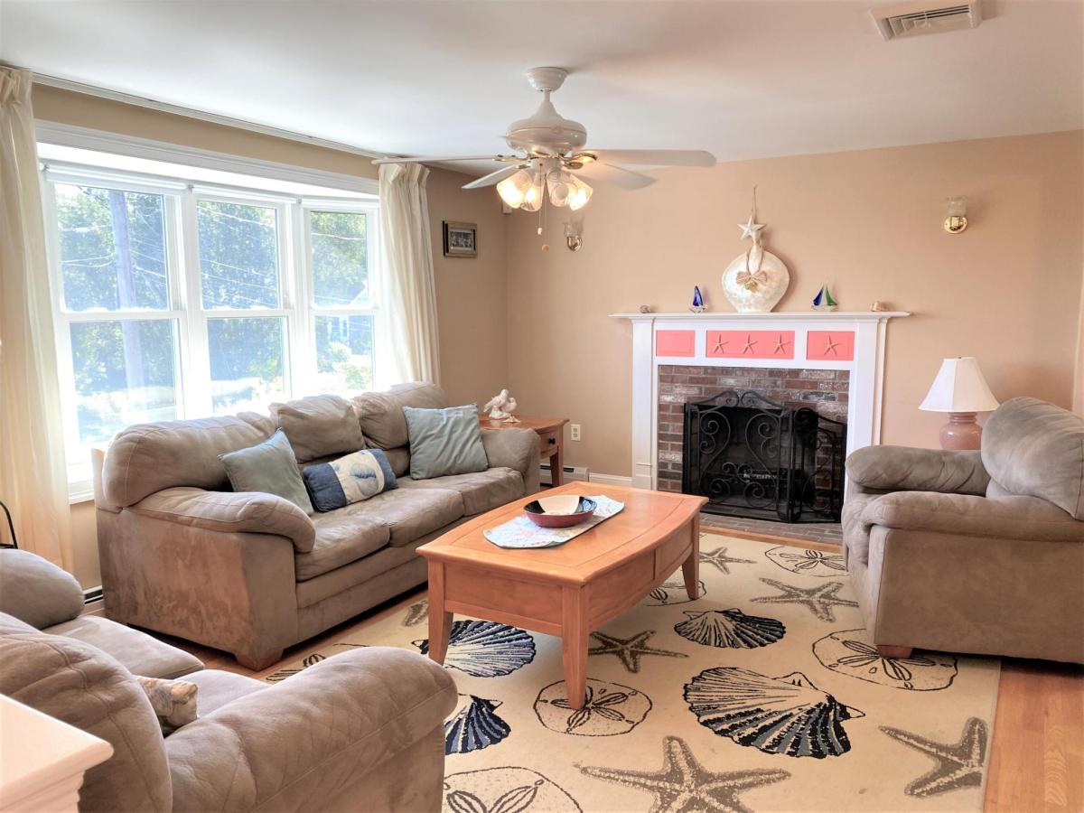 MLS #22105057 image #2