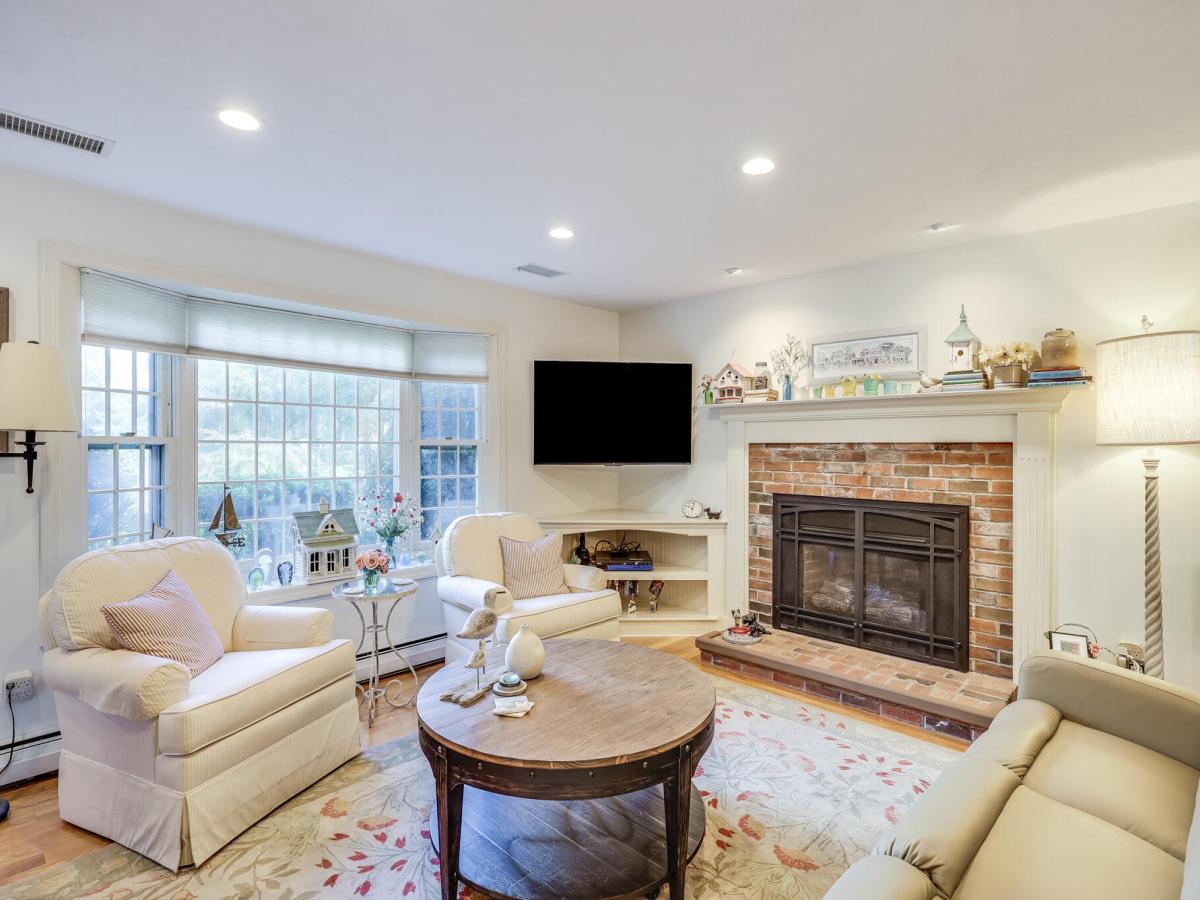 MLS #22304599 image #1