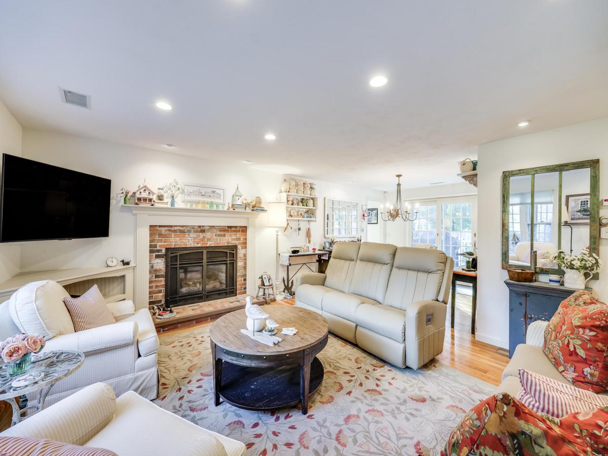 MLS #22304599 image #2