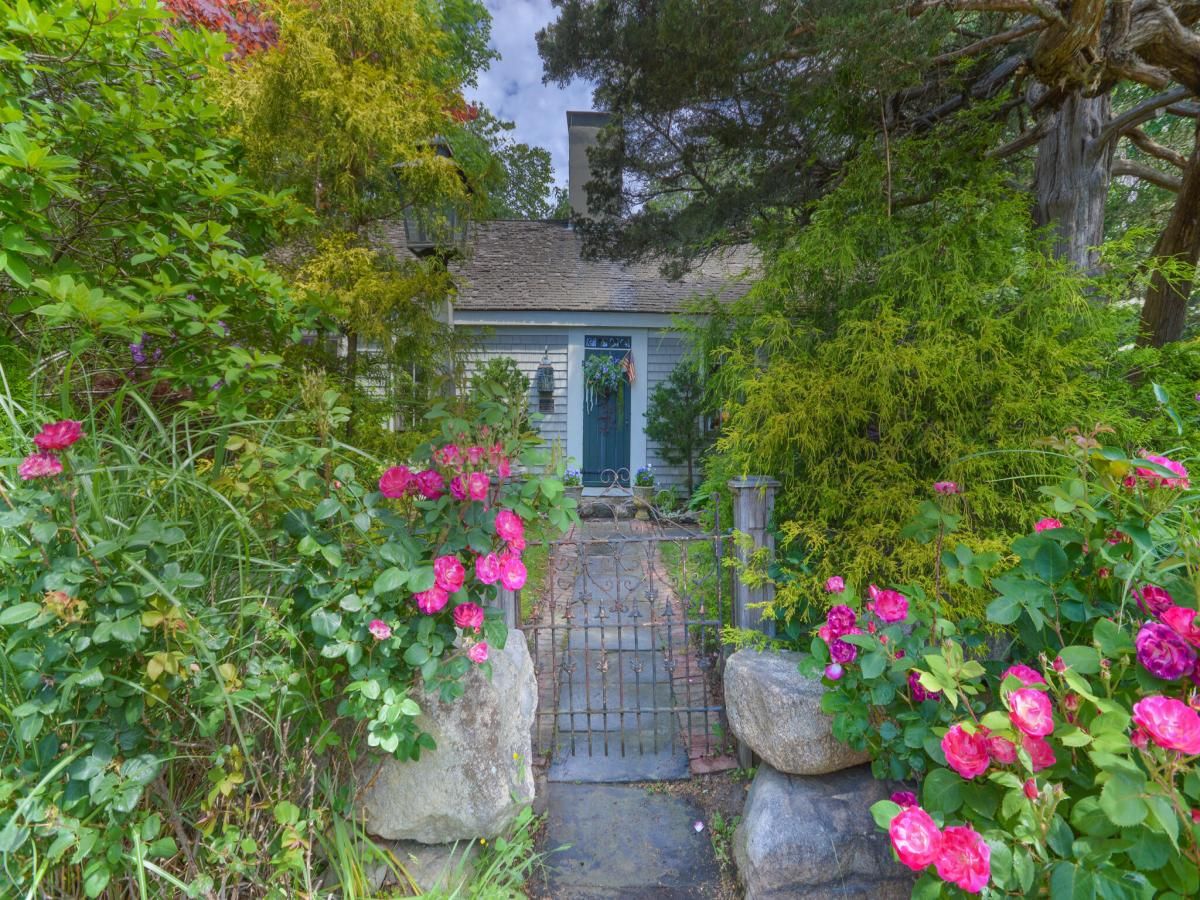 MLS #22401786 image #0