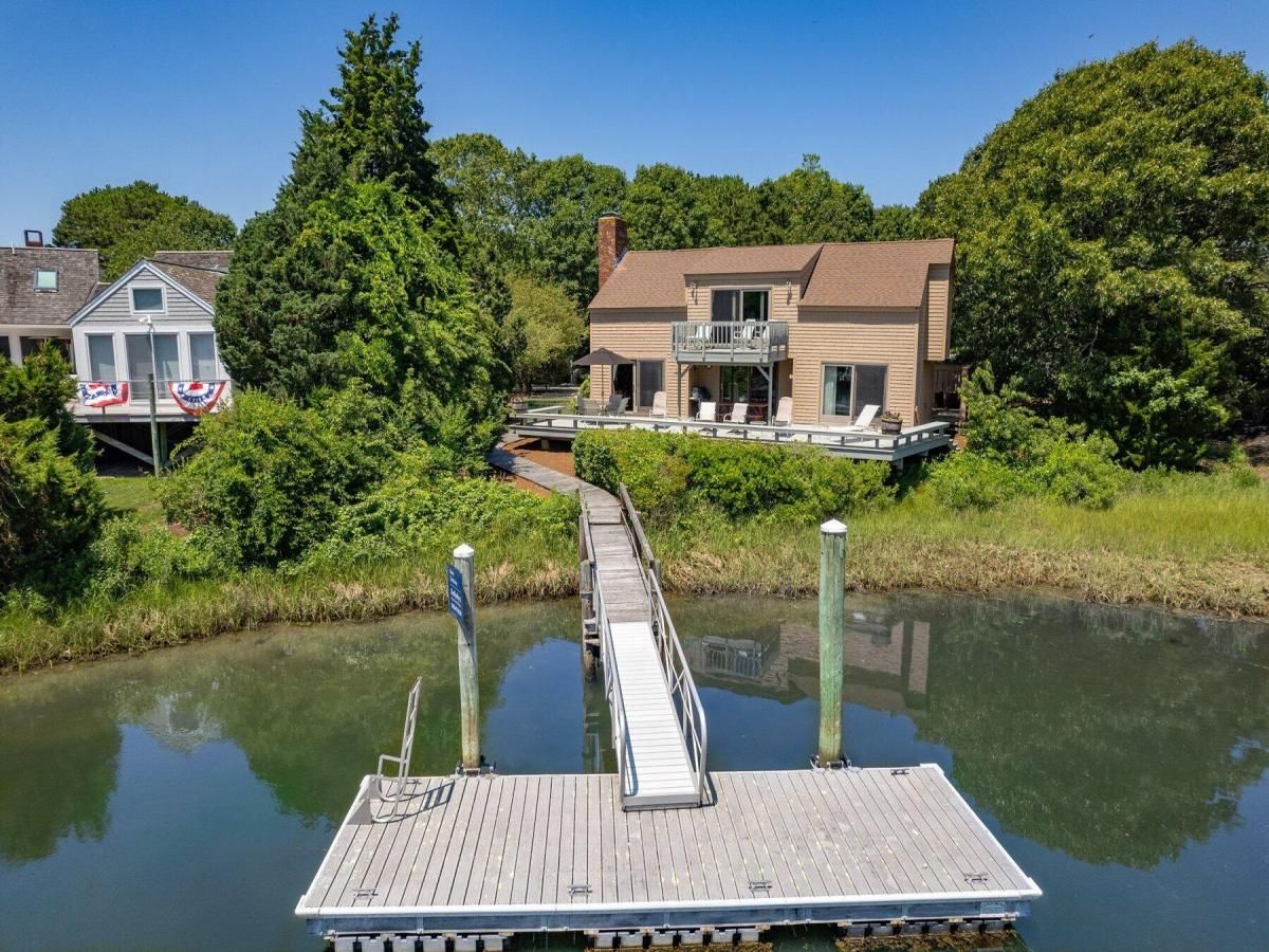 MLS #22403178 image #0