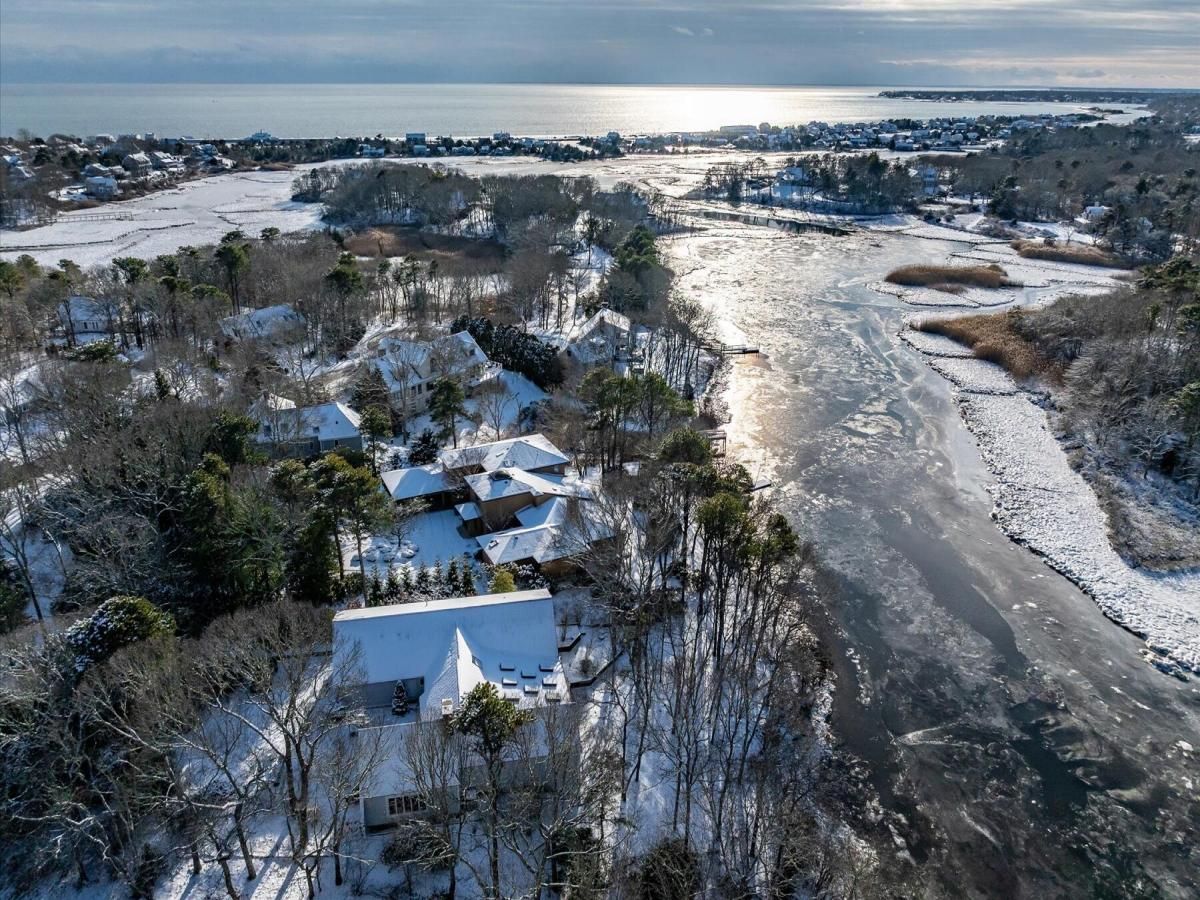 MLS #22600039 image #0