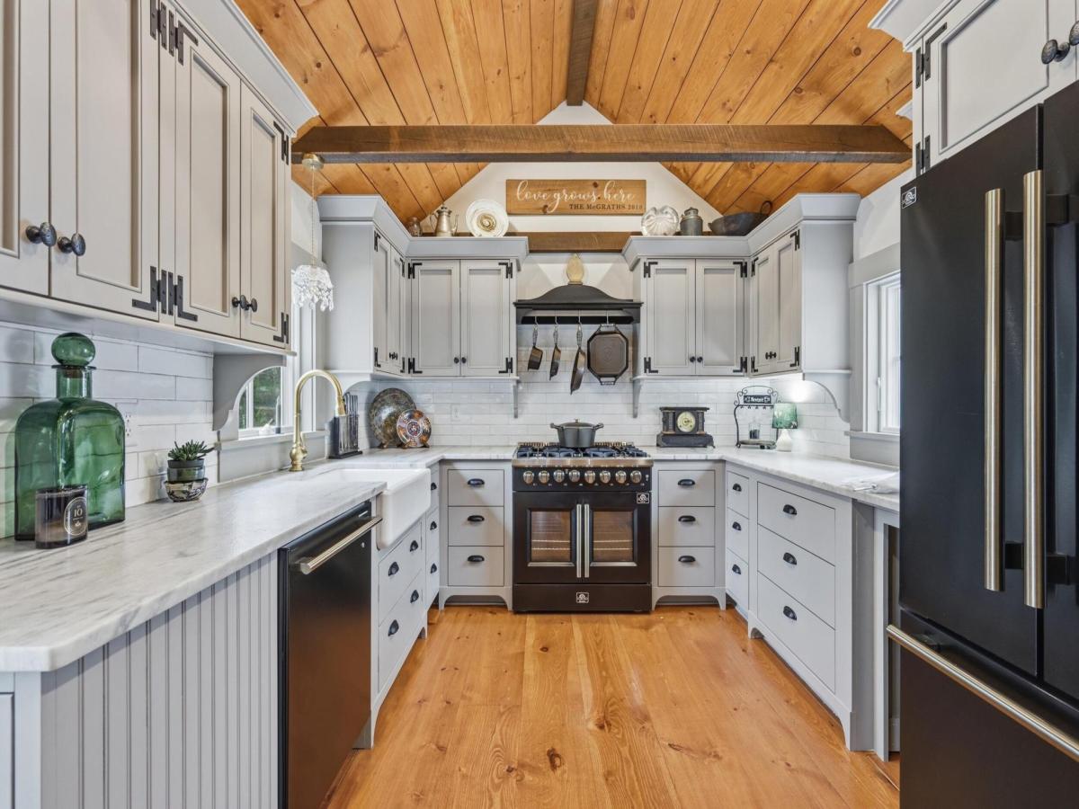 MLS #22601602 image #0