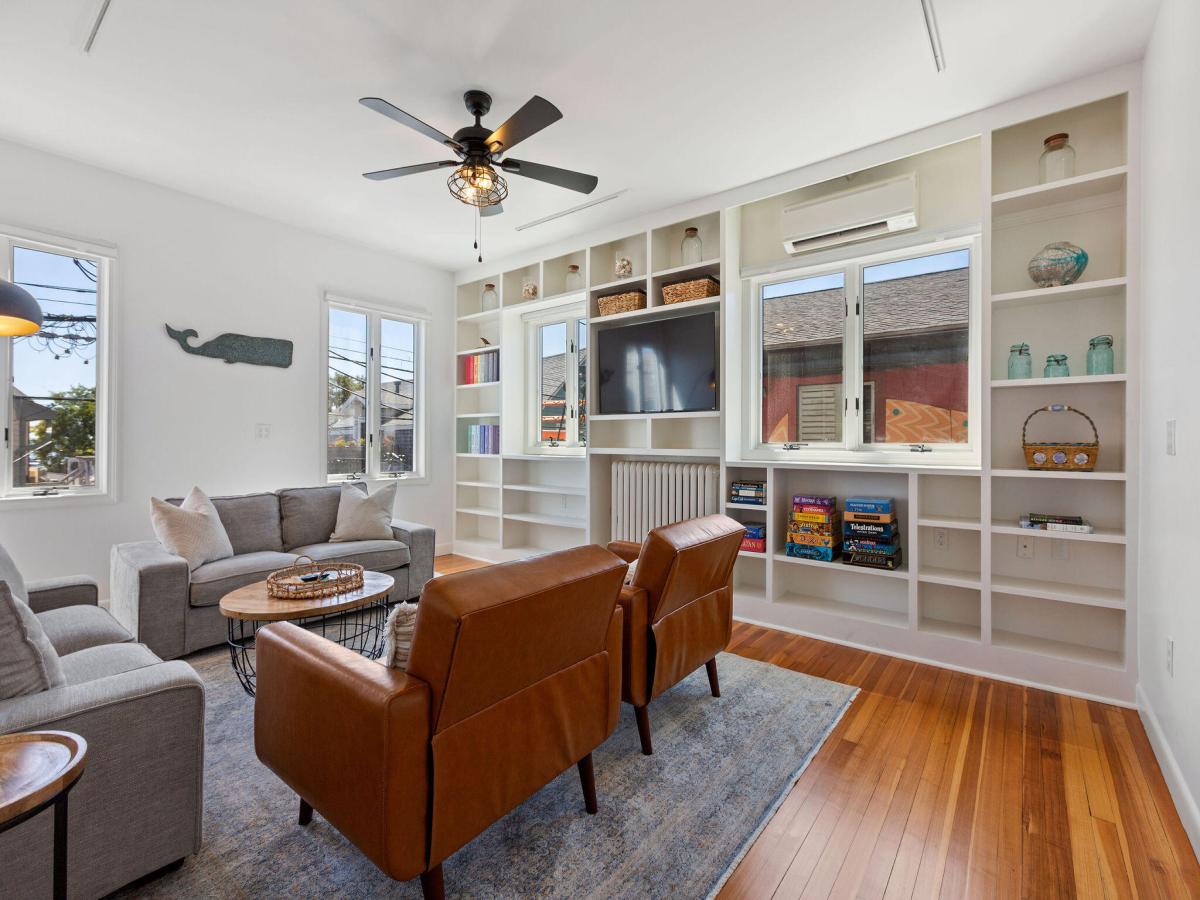 MLS #22605062 image #0